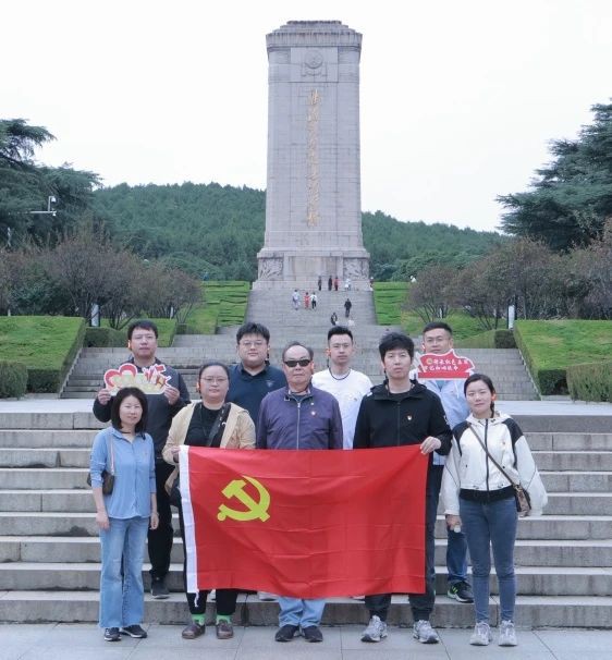 党员2.jpg